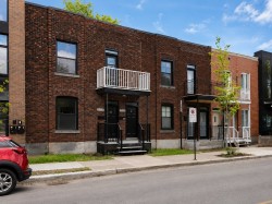5674  - 5676 Rue Laurendeau Montréal (Le Sud-Ouest), QC H4E 3C4