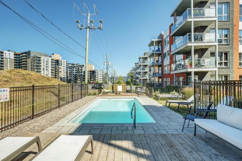 Pool - 406-50 Rue Toe-Blake, Vaudreuil-Dorion, QC - Outdoor With In Ground Pool With Balcony