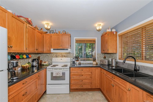 105 Byron Rd, Salt Spring, BC 