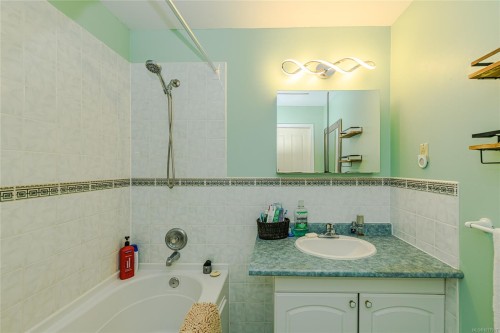 105 Byron Rd, Salt Spring, BC 