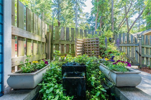 105 Byron Rd, Salt Spring, BC 