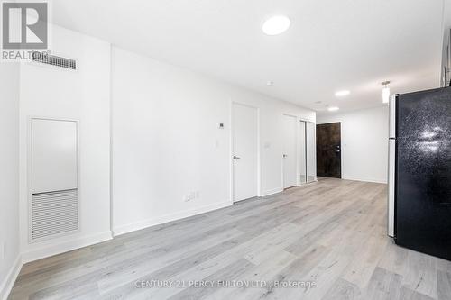 703 - 18 Harbour Street, Toronto, ON - Indoor Photo Showing Other Room