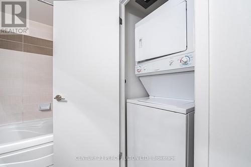 703 - 18 Harbour Street, Toronto, ON - Indoor Photo Showing Laundry Room