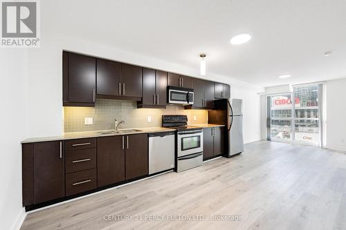 703 - 18 Harbour Street, Toronto, ON - Indoor Photo Showing Kitchen