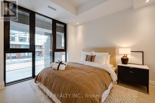 208 - 2 Forest Hill Road, Toronto, ON - Indoor Photo Showing Bedroom
