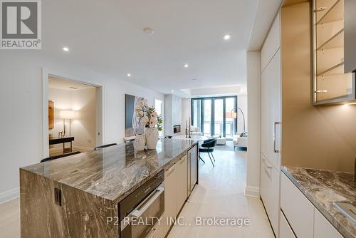 208 - 2 Forest Hill Road, Toronto, ON - Indoor Photo Showing Kitchen