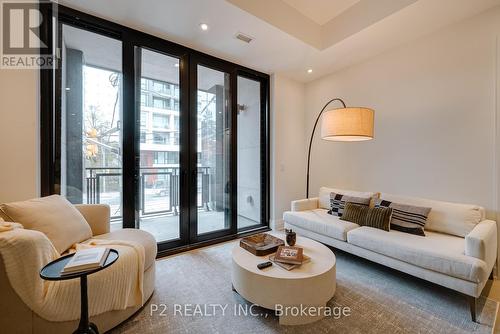 208 - 2 Forest Hill Road, Toronto, ON - Indoor Photo Showing Living Room