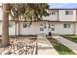 707 CLAREVIEW RD NW  Edmonton, AB T5A 3S5