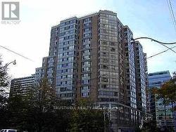 1001 - 717 BAY STREET Toronto, ON M5G 2J9
