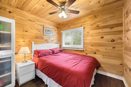 Chambre à coucher - 384 Ch. Du Lac-De-La-Truite, Mansfield-Et-Pontefract, QC - Indoor Photo Showing Bedroom