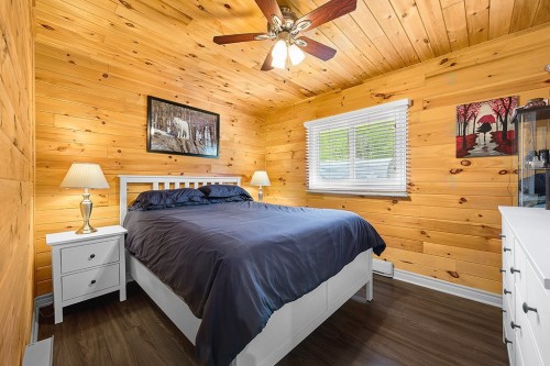 Chambre à coucher principale - 384 Ch. Du Lac-De-La-Truite, Mansfield-Et-Pontefract, QC - Indoor Photo Showing Bedroom