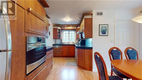 12 Islandview, Mindemoya, ON - Indoor