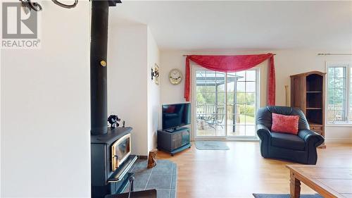 12 Islandview, Mindemoya, ON - Indoor Photo Showing Living Room