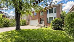 32 NORTHWOOD DRIVE Toronto, ON M2M 2J8