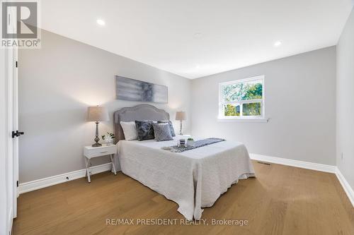 2420 Edenhurst Drive, Mississauga, ON - Indoor Photo Showing Bedroom