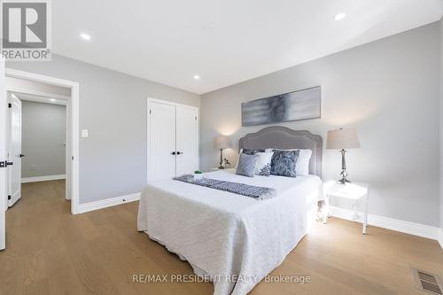 2420 Edenhurst Drive, Mississauga, ON - Indoor Photo Showing Bedroom