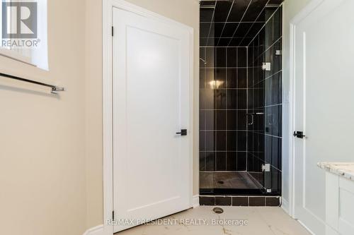 2420 Edenhurst Drive, Mississauga, ON - Indoor