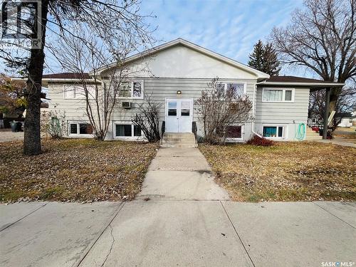 335 Chaplin STREET W  Swift Current, SK S9H 0G2