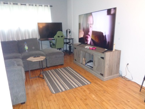 Salon - 9148A Rue Jamay, Montréal (Saint-Léonard), QC - Indoor