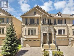 33 BLOORVIEW PLACE Toronto, ON M2J 0B2