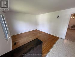 Front foyer & living room - 