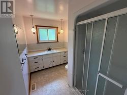 Main Floor Bathroom - 