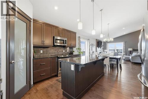 711 Sutter Crescent, Saskatoon, SK - Indoor Photo Showing Kitchen With Upgraded Kitchen