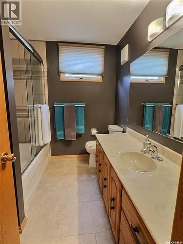 322 Spruce Drive, Estevan, SK - Indoor Photo Showing Bathroom