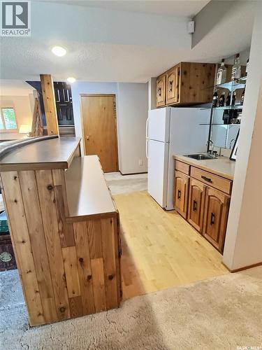 322 Spruce Drive, Estevan, SK - Indoor Photo Showing Kitchen