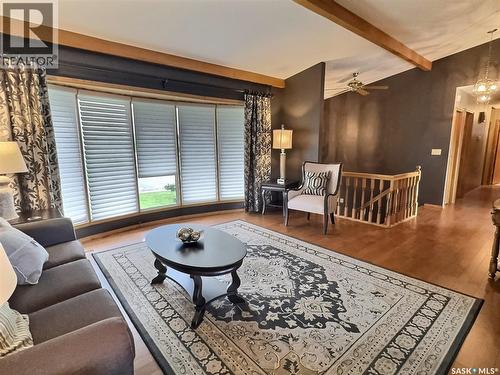 322 Spruce Drive, Estevan, SK - Indoor Photo Showing Living Room