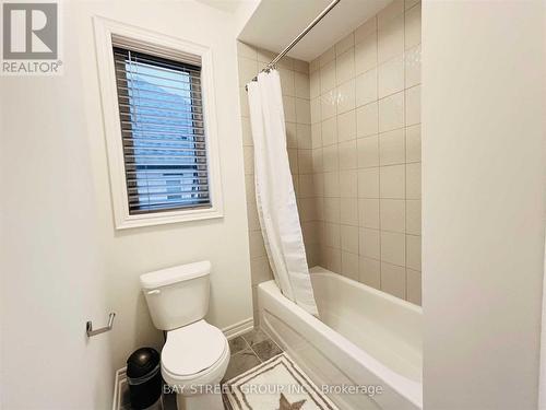 25 Mcisaac Drive, Springwater, ON - Indoor Photo Showing Bathroom