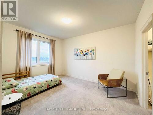 25 Mcisaac Drive, Springwater, ON - Indoor Photo Showing Bedroom