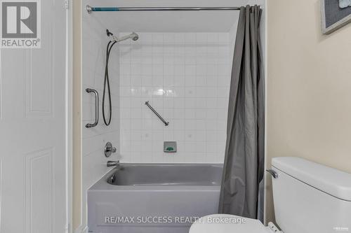 2281 Wildwood Crescent, Pickering, ON - Indoor Photo Showing Bathroom