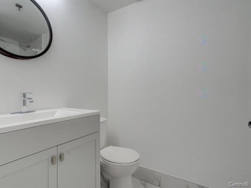 Bathroom - 1005-8050 Boul. St-Laurent, Brossard, QC - Indoor Photo Showing Bathroom