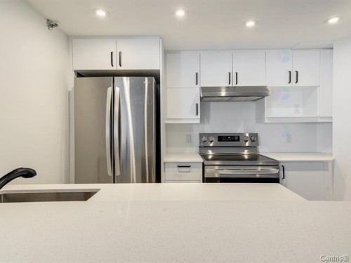 Kitchen - 1005-8050 Boul. St-Laurent, Brossard, QC - Indoor Photo Showing Kitchen