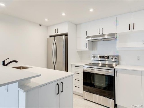 Kitchen - 1005-8050 Boul. St-Laurent, Brossard, QC - Indoor Photo Showing Kitchen