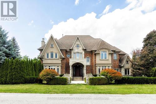 68 MAPLE GROVE AVENUE  Richmond Hill, ON L4E 2X2