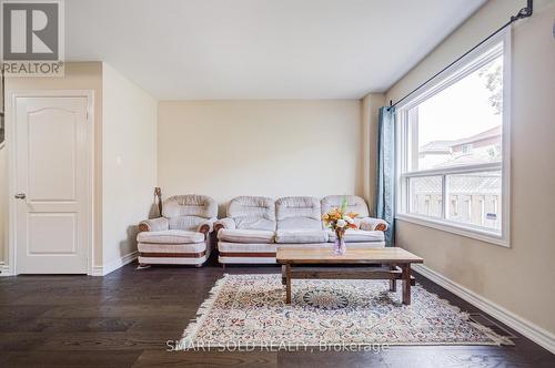 68 Denton Circle, Vaughan, ON - Indoor Photo Showing Living Room