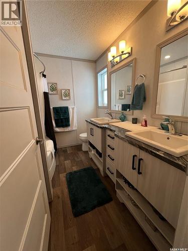 215 1St Street W, Meota, SK - Indoor Photo Showing Bathroom