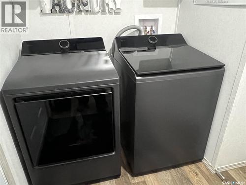215 1St Street W, Meota, SK - Indoor Photo Showing Laundry Room