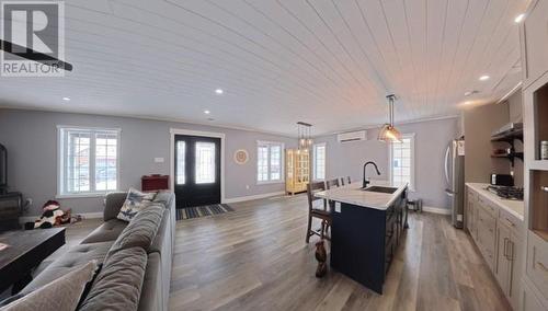 29 Vankoughnet  St. E., Little Current, ON - Indoor