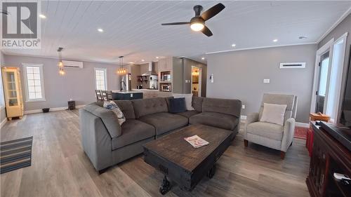 29 Vankoughnet  St. E., Little Current, ON - Indoor Photo Showing Living Room