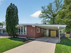 27 TRITON BAY  Winnipeg, MB R2M 2E8