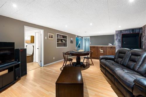 358 Ennis Cr, Treherne, MB 
