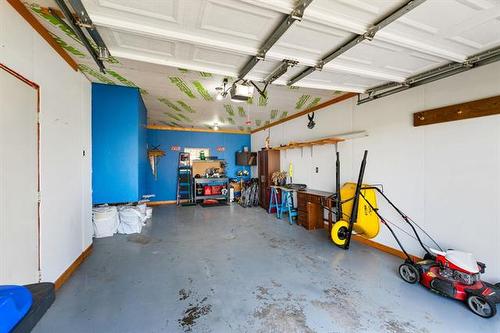 358 Ennis Cr, Treherne, MB 