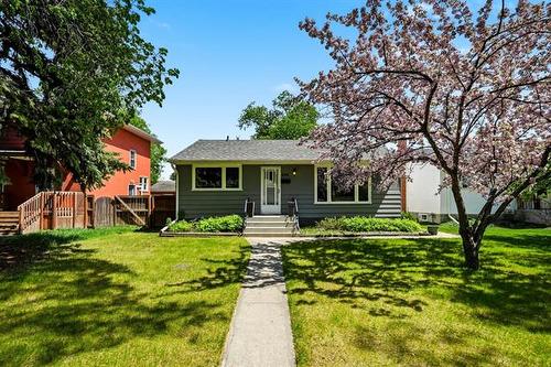 698 Brock St, Winnipeg, MB 