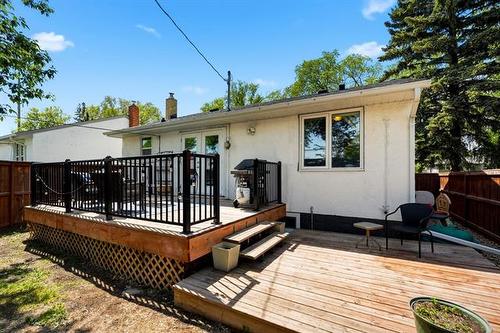 698 Brock St, Winnipeg, MB 