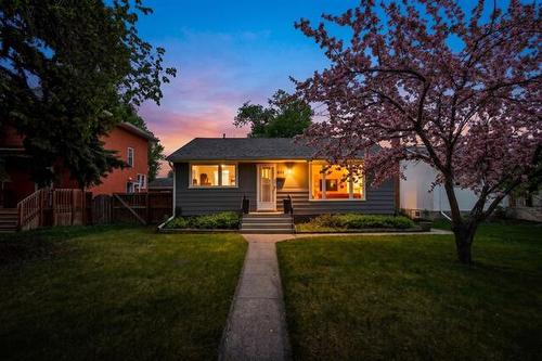698 Brock St, Winnipeg, MB 
