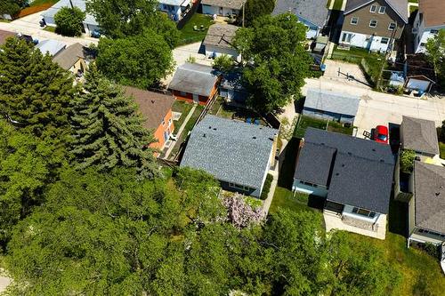 698 Brock St, Winnipeg, MB 