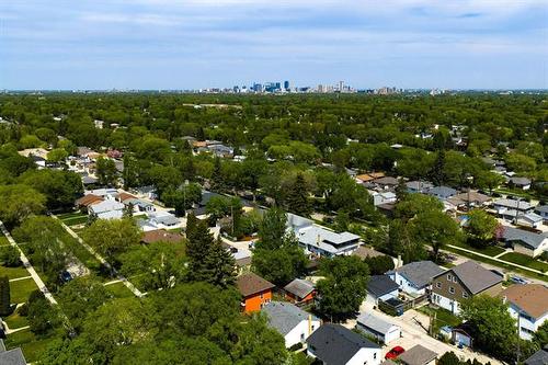 698 Brock St, Winnipeg, MB 